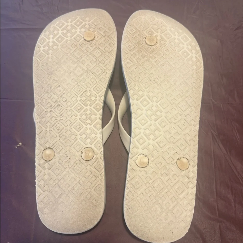 Tory Burch Black and White Flip Flops w/ Silver Hardware Size 9 - Picture 4 of 11
